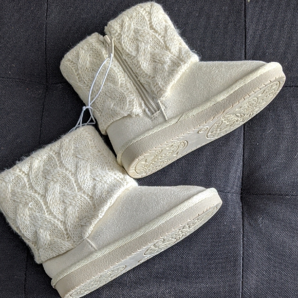 Cozy Cream Knit Women's Boots